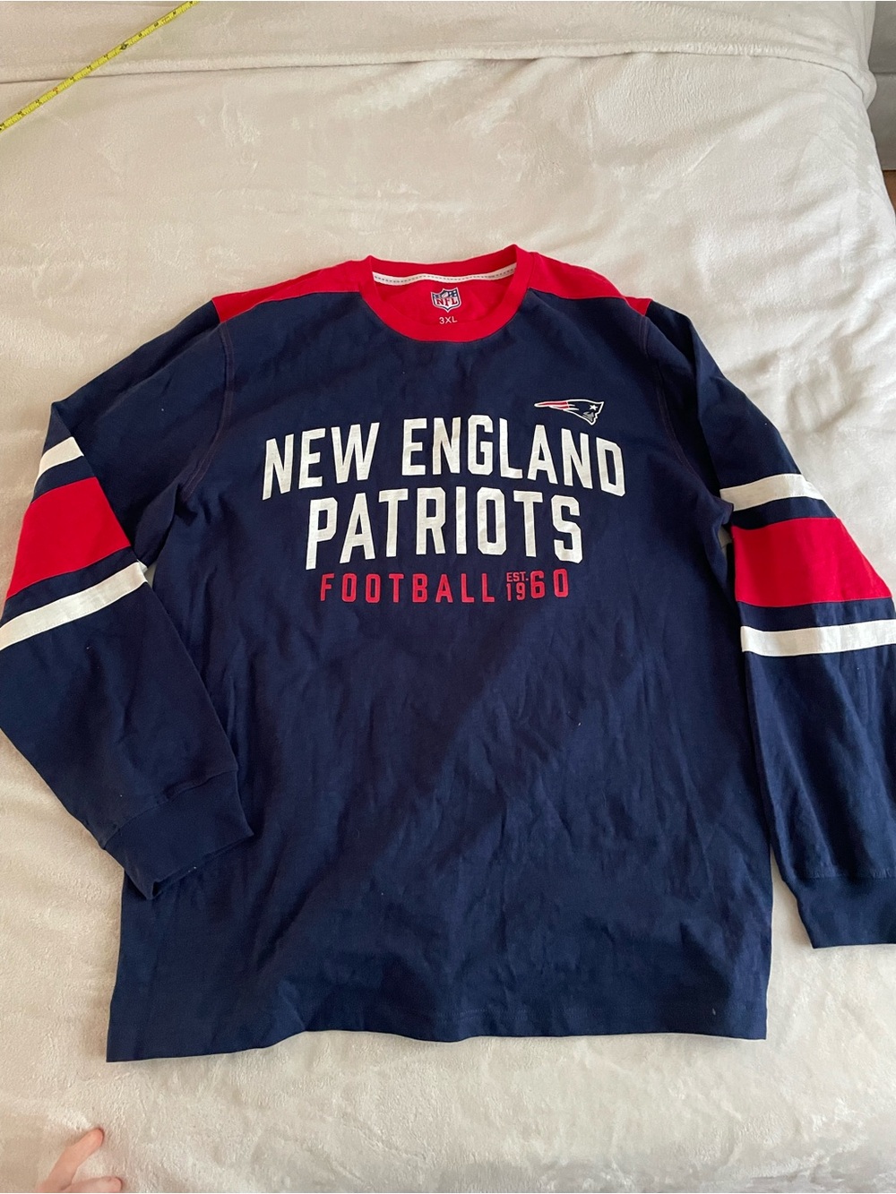 NFL Navy and Red Fan Logo Pullover